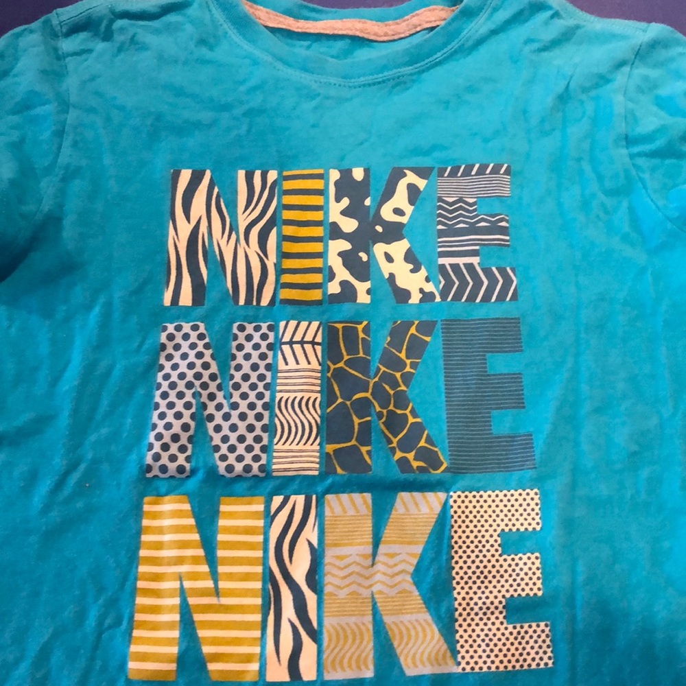 Nike short sleeve shirt